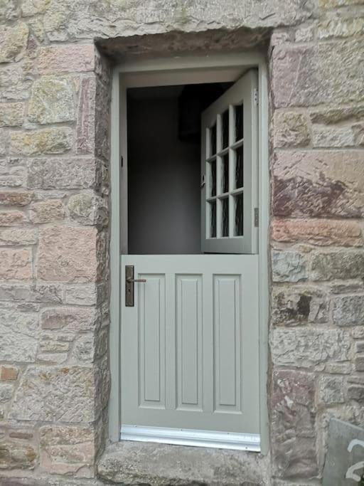 Converted Cattle Barn Overlooking Strangford Lough Newtownards Exterior photo